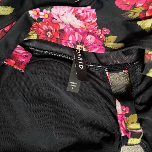 Torrid Women’s Black Floral Tankini Top Size1 (14/16) Wireless Swim Top - Picture 5 of 6